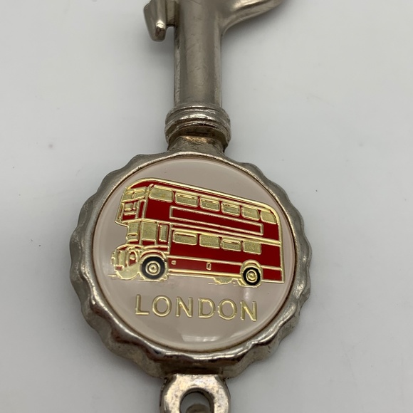 Vintage London Double Decker Bus Travel Keychain/Keyring - Picture 3 of 8